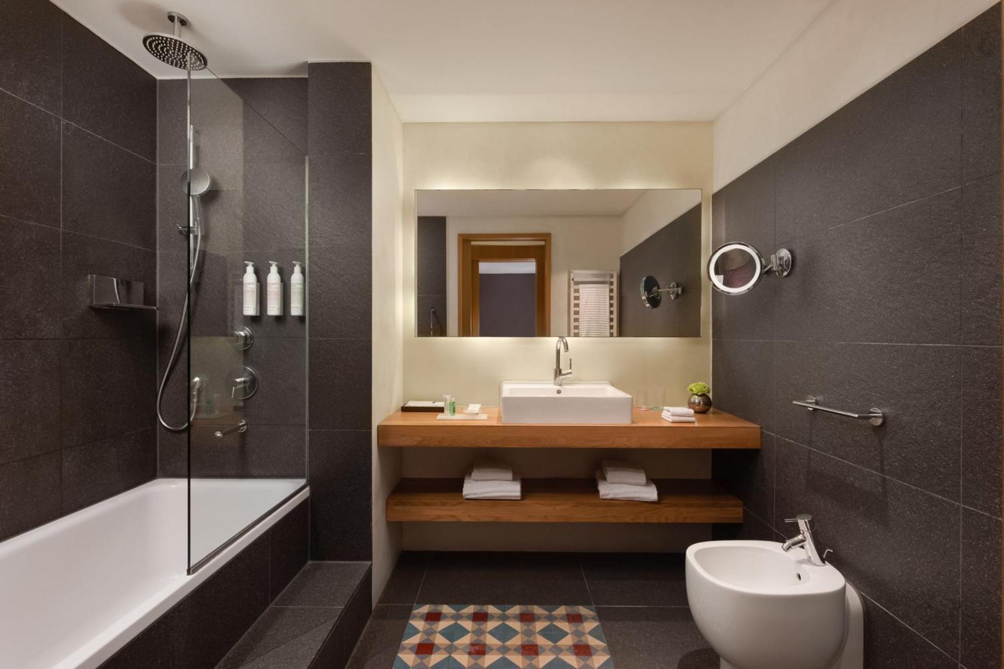 Junior King Suite