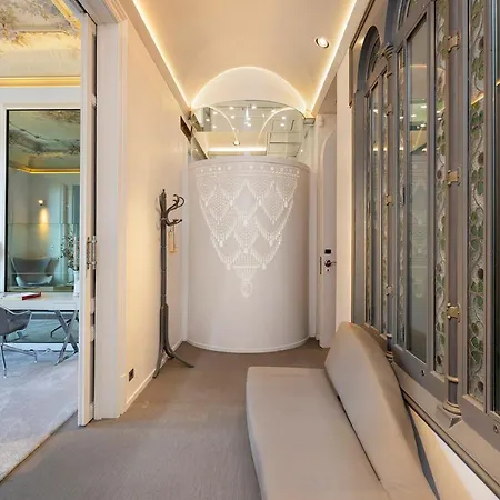 El Palauet Modernist Suites Barcelona-3